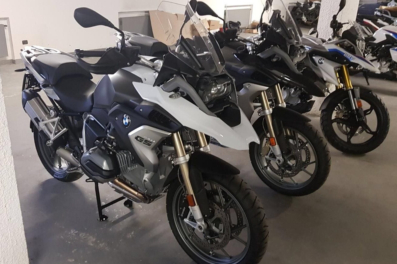 Lesclusiva Concessionaria Bmw Fa Crack La Rabbia Dei Clienti