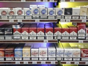 Sale il prezzo delle sigarette: anche +0.40€. La tabella di tutte le ... Sale il prezzo delle sigarette: anche +0.40€. La tabella di tutte le ...