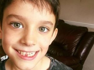 La famiglia lo porta al mare: bimbo di 7 anni viene ucciso da un devastante attacco d’asma