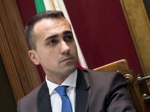 La proposta di Luigi Di Maio sulle pensioni: “Aumentiamo le minime tagliando quelle d’oro”