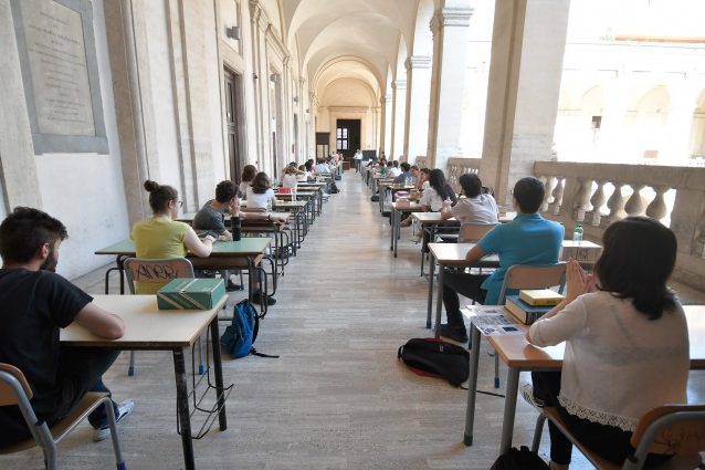 Tracce svolte Maturità 2018, il tema storico su De Gasperi e Moro