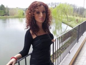 Empoli, Barbara muore a 42 anni in ospedale: era incinta di 2 gemelli. “Vogliamo la verità”