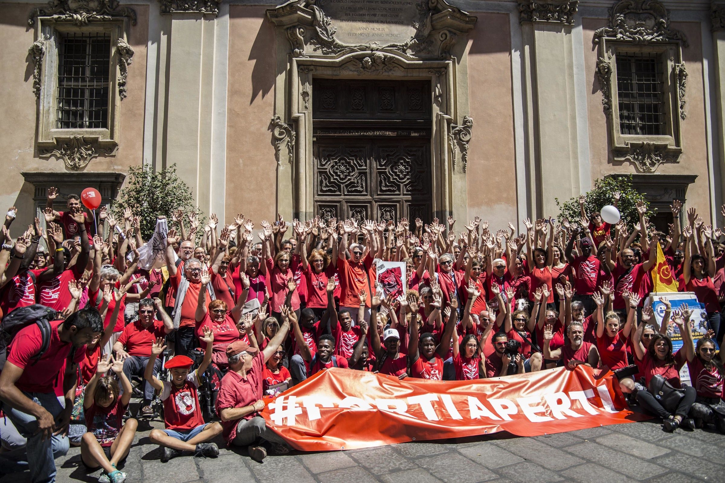 magliette rosse eleganti