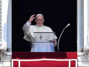 Migranti, l’appello del Papa: “Basta tragedie in mare, la comunità internazionale agisca”