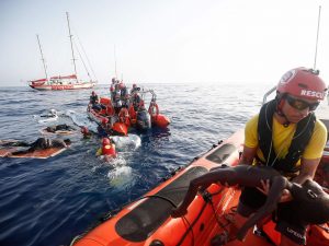 Open Arms, Fratoianni (LeU): “Propaganda schifosa di Salvini, non si ferma davanti ai morti”