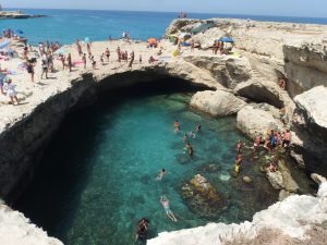 Niente più turisti alla Grotta della Poesia: “Potrebbe crollare un’arcata da un momento all’altro”