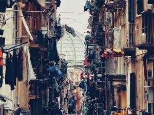 “Perdere Filippo e o’ panaro”: perché a Napoli si dice così?