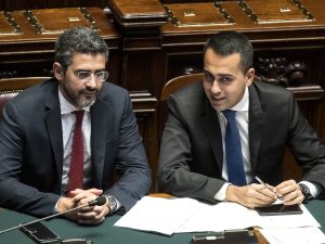 Riduzione dei parlamentari e taglio delle pensioni d’oro: presentate le proposte di legge del M5s
