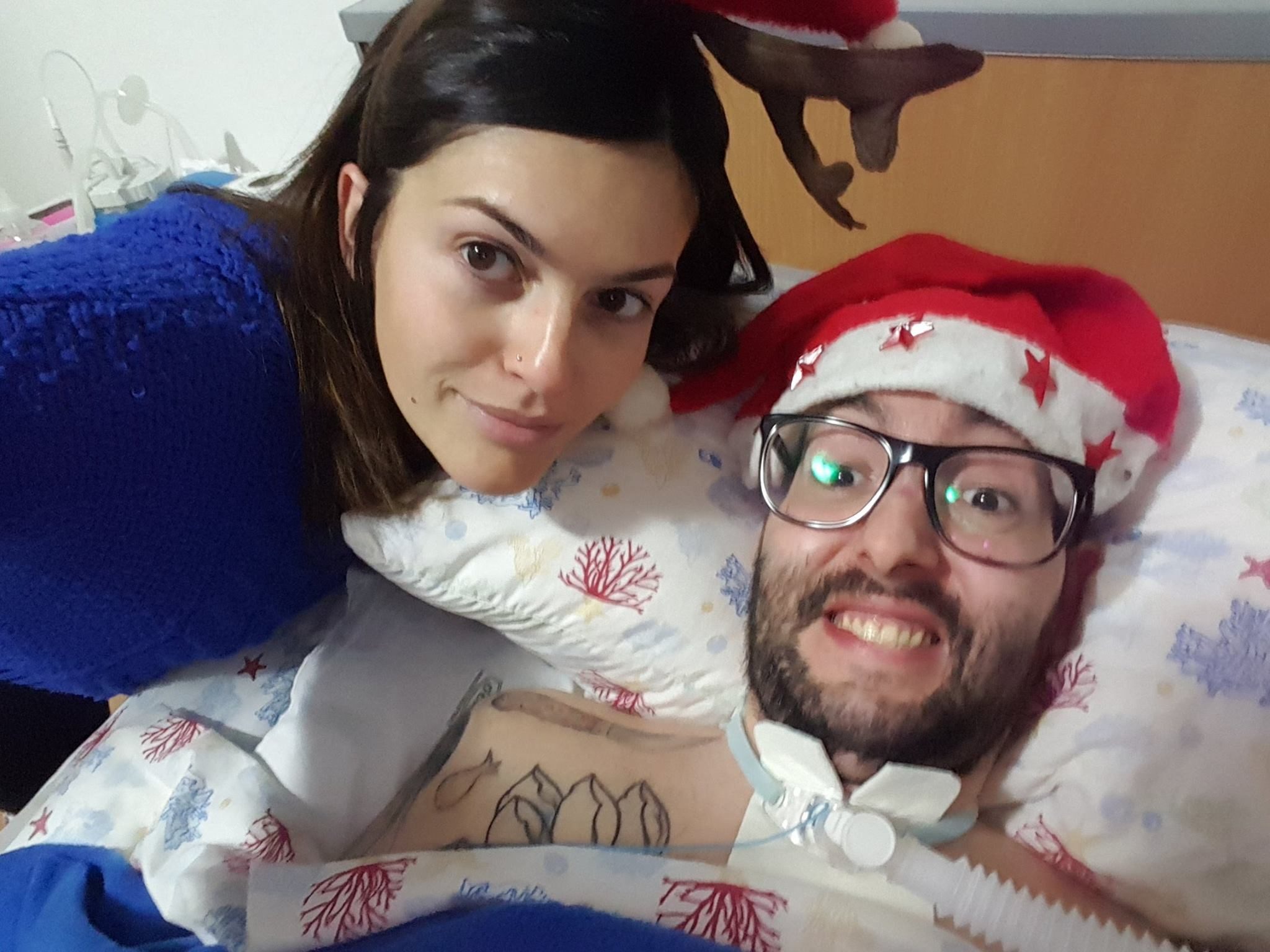 Andrea e Chiara festeggiano il Natale.