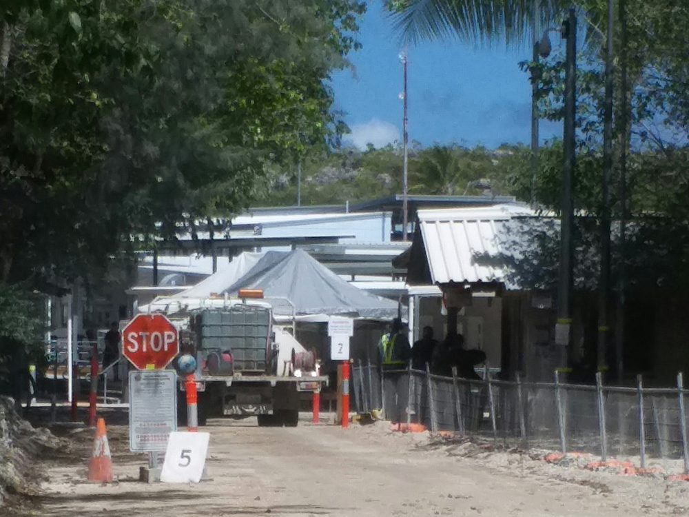 Il centro di detenzione per migranti di Nauru (Medici senza frontiere)