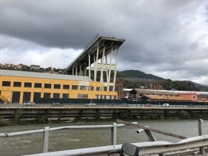 Il maltempo su Ponte Morandi a Genova (Twitter).
