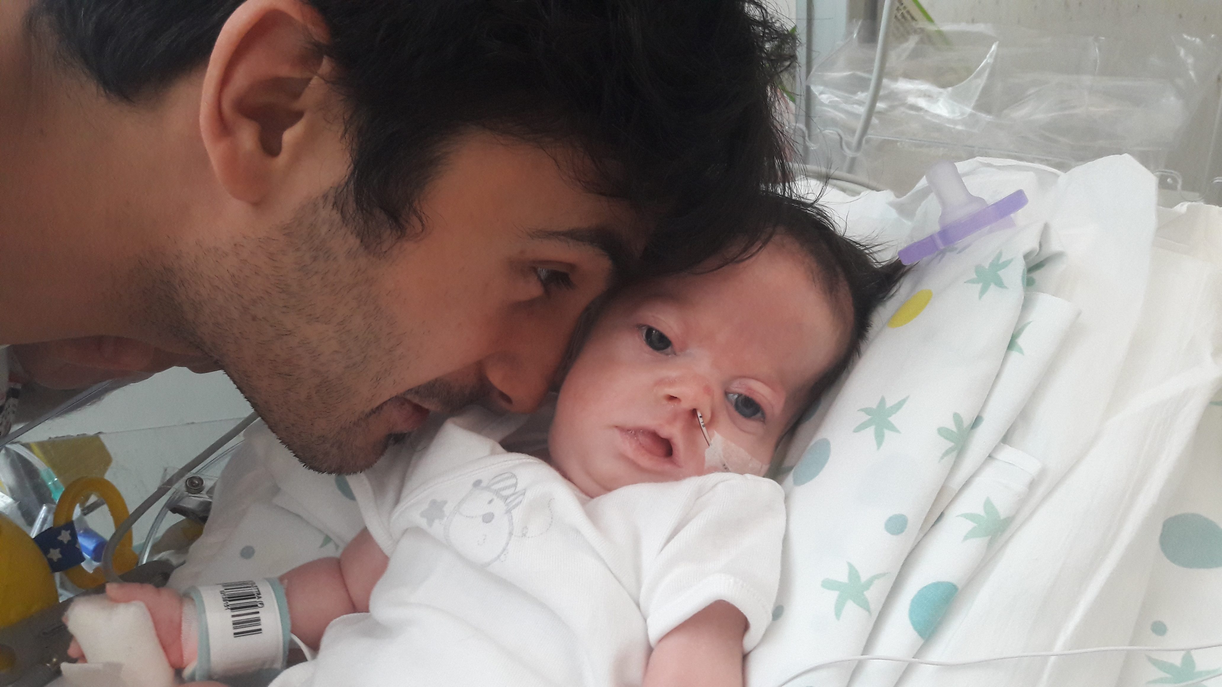 Elettra con il papà.