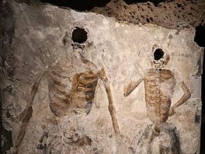 Alcuni degli affreschi delle Catacombe di San Gaudioso nel rione Sanità, a Napoli.