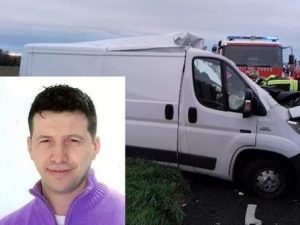 Incidente in A23: furgone finisce sul tir fermo in coda, morto l’uomo alla guida