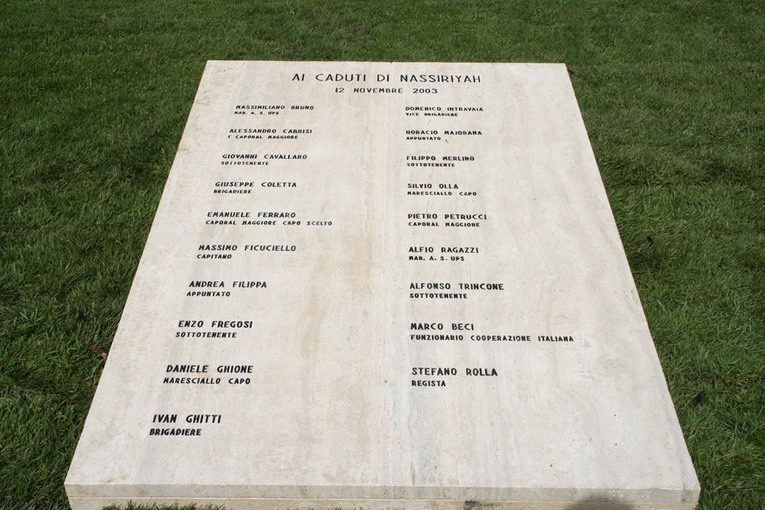 Una lapide in ricordo delle 19 vittime italiane della strage di Nassiriya