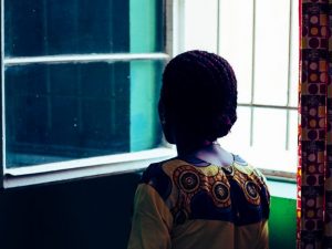 Una donna vittima di violenza sessuale nella Repubblica Democratica del Congo (Medici senza Frontiere)