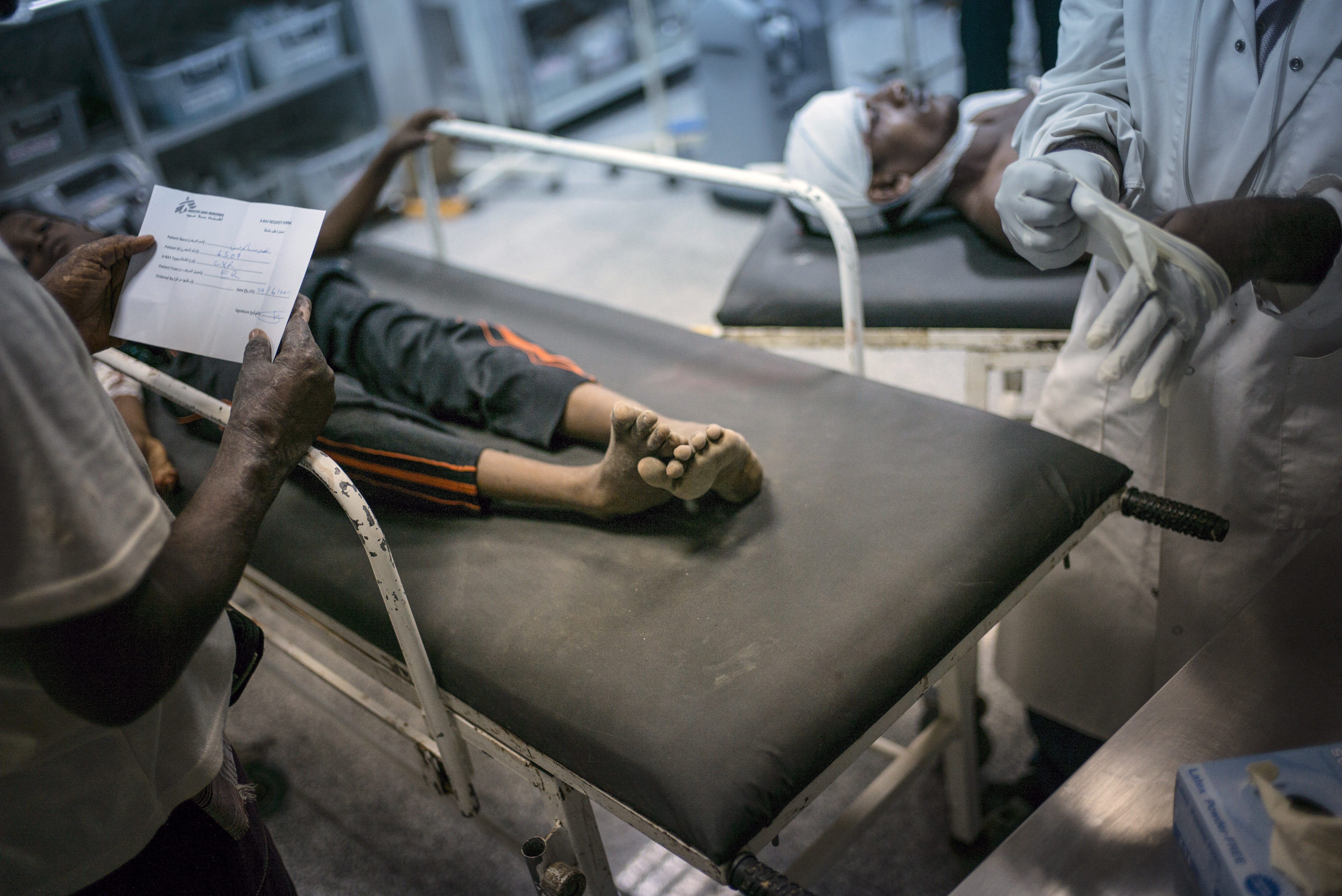 Alcuni pazienti dell’ospedale di Medici senza Frontiere in Yemen (Msf)