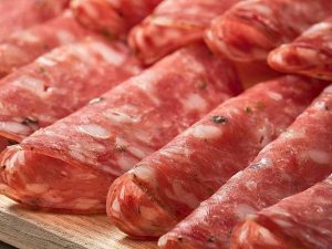 Salame morbido ritirato dal commercio pericoloso per la salute: l’allarme del Ministero