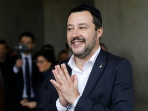 Matteo Salvini contro Famiglia Cristiana: “Non è un settimanale cattolico, è di ultrasinistra”