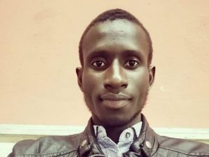Torino, immigrato insultato e picchiato con una bottiglia: “Vai a casa, negro di merda”