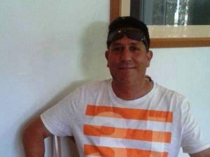 Omicidio a Cirò Marina, muratore colpito con una coltellata: muore in una pozza di sangue