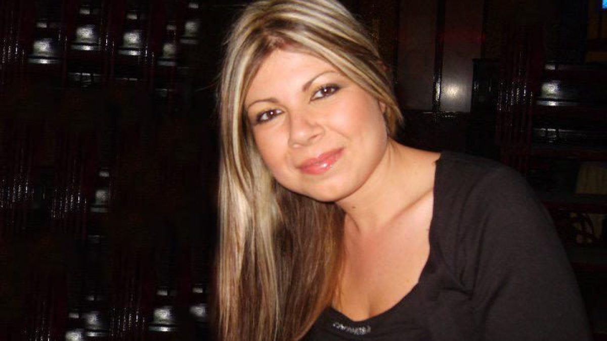 Laura Perspicace, scrittrice catanese, aiuta i figli adottivi a ritrovare i propri familiari