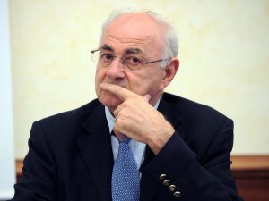 “Banche controllate da Savi di Sion”: bufera sul tweet antisemita del senatore Lannutti (M5S)