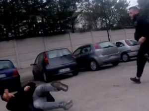 Troupe Rai aggredita a Pescara, giovane si scusa con Piervincenzi: “Non volevo riprese a bambini”