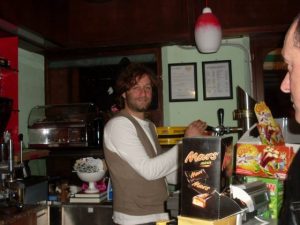 Non risponde al telefono, Sergio fulminato da un infarto: trovato morto dalla fidanzata