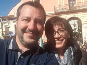 Basilicata, la candidata della Lega alle regionali urla dal palco: “Io sono fascista”