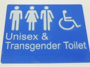 Al comune di Reggio Emilia arrivano i bagni “gender free”