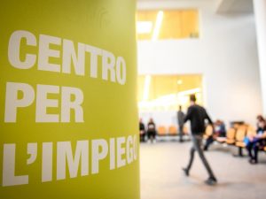 Reddito di cittadinanza, convocazioni bloccate: centri per l’impiego senza liste degli “occupabili”