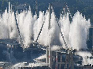 Crollo Ponte Morandi: la Guardia di Finanza sequestra 10 anni di verbali di Atlantia