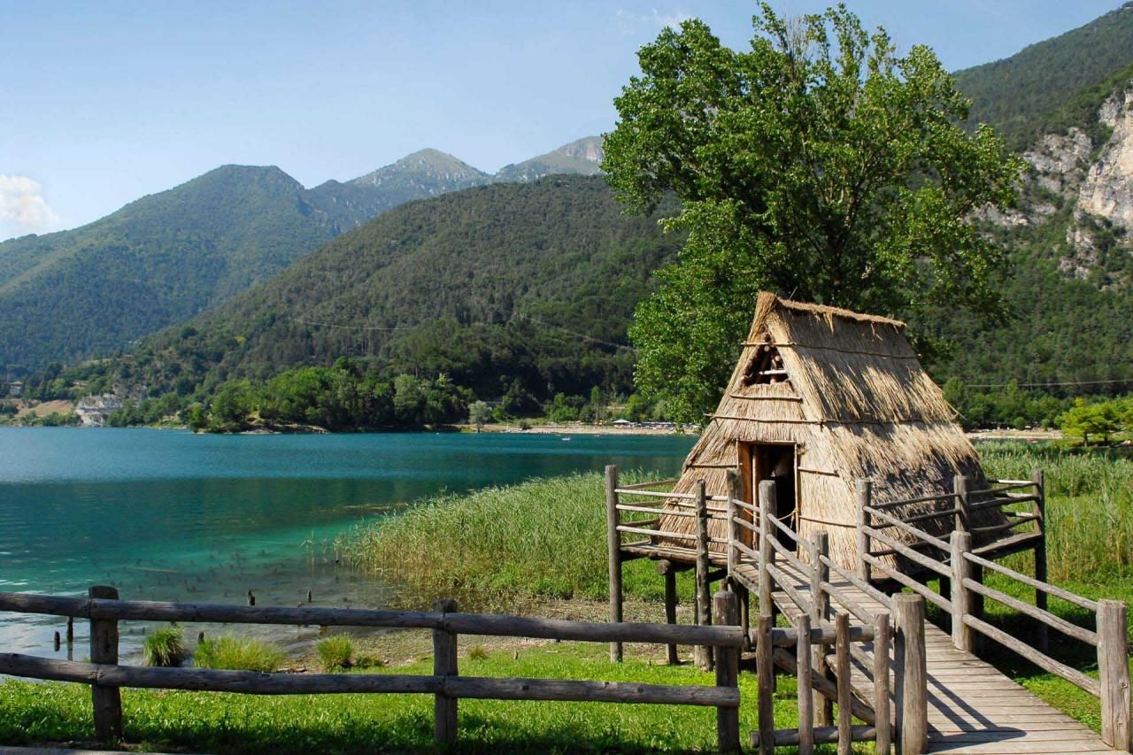 Museo delle Palafitte del lago di Ledro, riapre il villaggio preistorico a cielo aperto Museo delle Palafitte del lago di Ledro, riapre il villaggio preistorico a cielo aperto