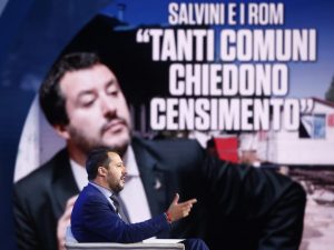 Cosa dice la direttiva di Matteo Salvini sulla schedatura e sullo sgombero dei campi rom