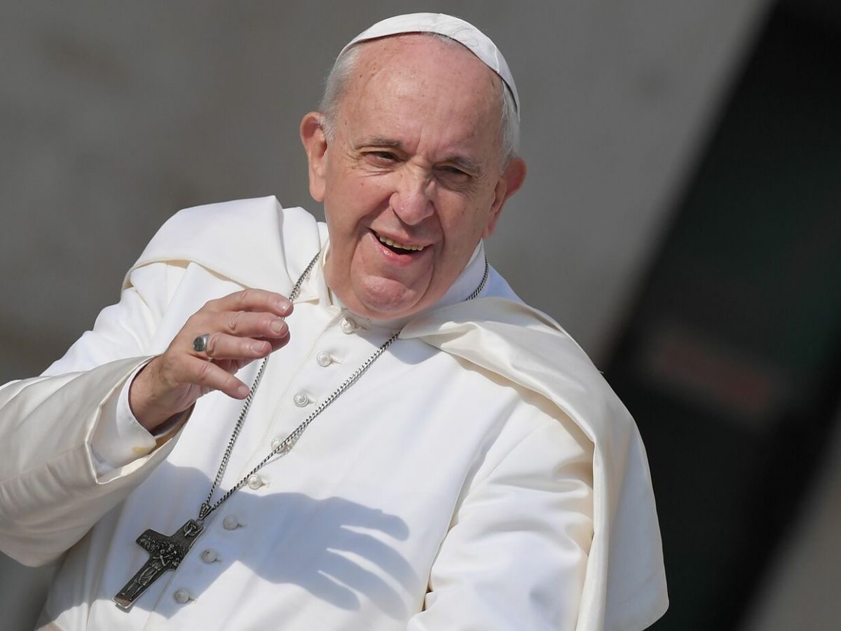 Papa: Troppe vittime della cultura dello scarto, restauriamo l'umanità