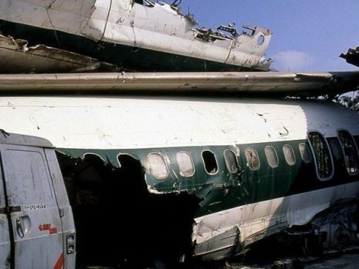 Palermo, 41 anni fa il disastro aereo di Punta Raisi che causò 108 morti Palermo, 41 anni fa il disastro aereo di Punta Raisi che causò 108 morti