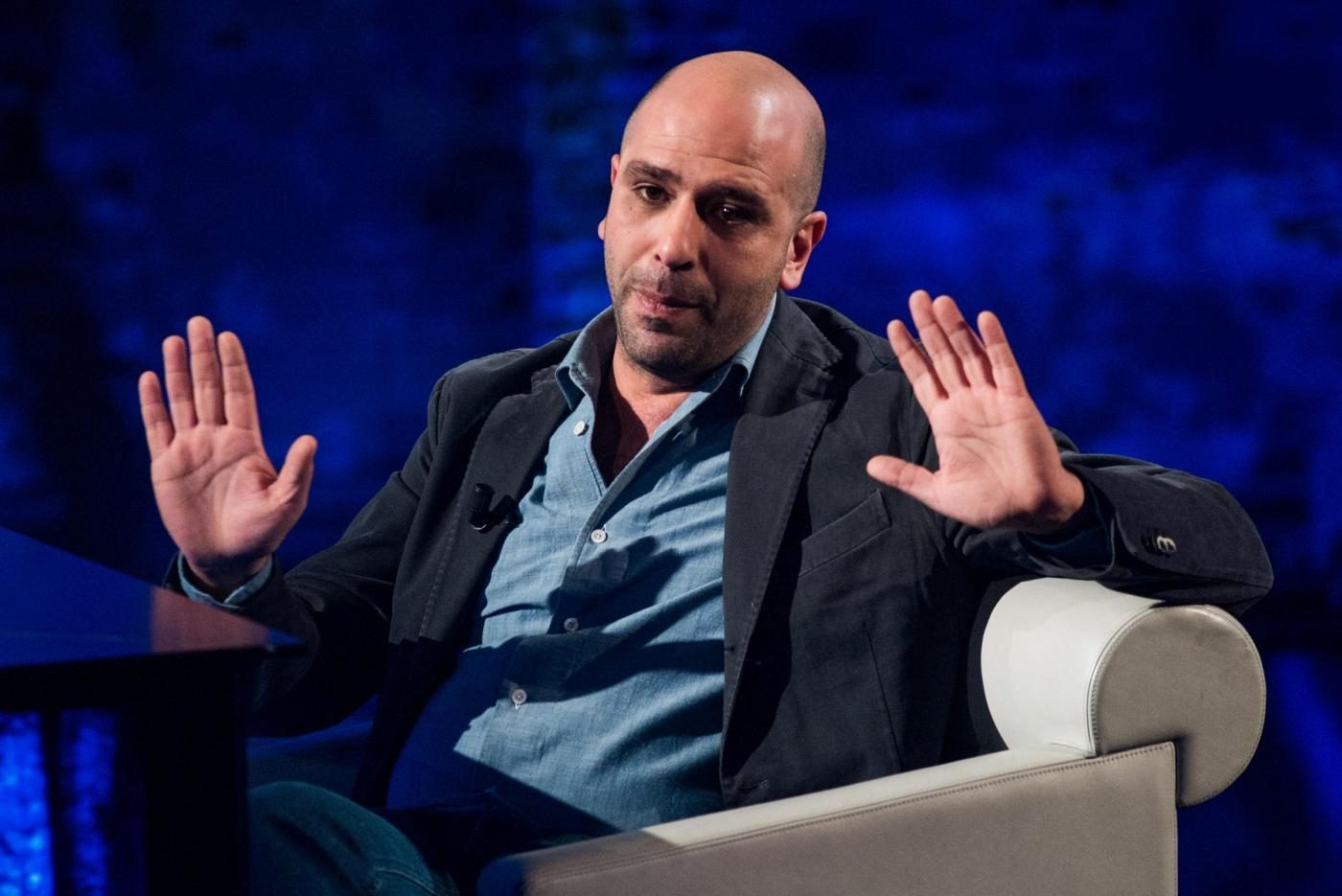 Checco Zalone E Il Battesimo Ad Alberobello