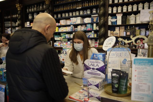 Coronavirus, norme contro rincaro prezzi mascherine: “La guardia di finanza ha avviato i controlli”