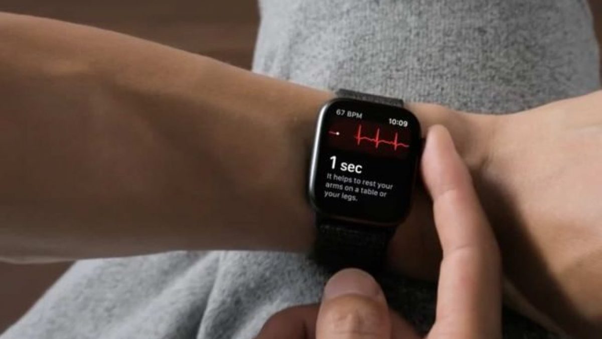 Ravenna, il cuore batte all'impazzata: salvato dall'Apple Watch che rileva  una anomalia