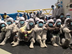 Coronavirus, perché chiudere le frontiere ai migranti (come chiede Salvini) non ha alcun senso