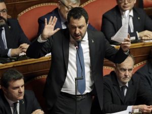 Open Arms, la difesa di Salvini: “Italia non aveva obblighi. Nave doveva andare in Spagna o a Malta”