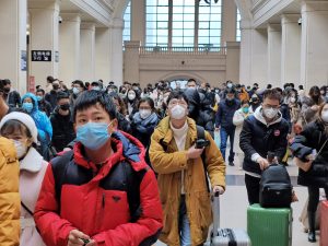 Coronavirus: due terzi dei casi dalla Cina sarebbero sfuggiti ai controlli