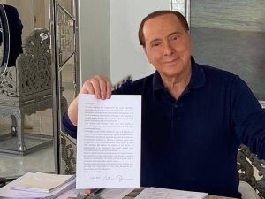 La lettera di Berlusconi ai sindaci: “Approfittiamo di questo momento per migliorare le città”