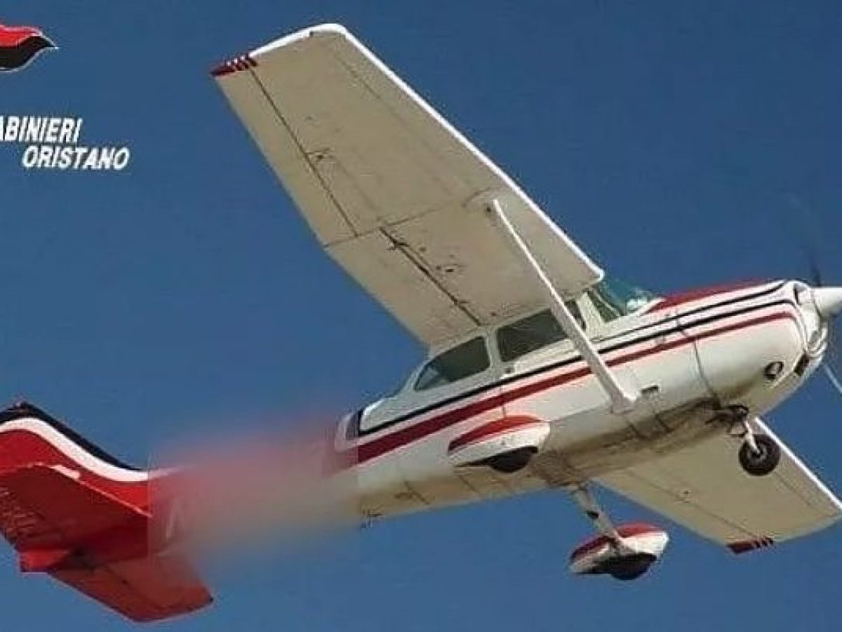 Cocaina Piove Dal Cielo Carico Da 8 Milioni Lanciato Da Un Aereo Finisce Sulle Case A Oristano
