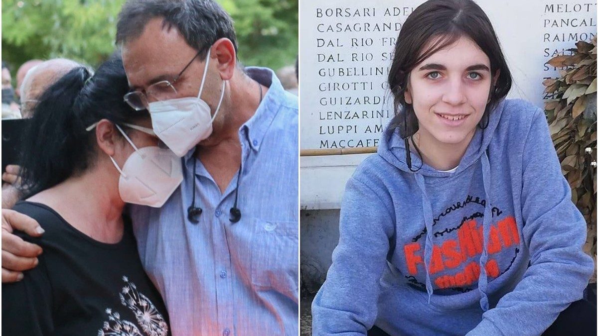 I genitori di Chiara Gualzetti al funerale della figlia