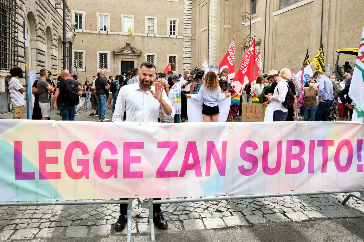 Il Ddl Zan Slitta A Settembre Dopo L ultimo Scontro Tra Italia Viva E 