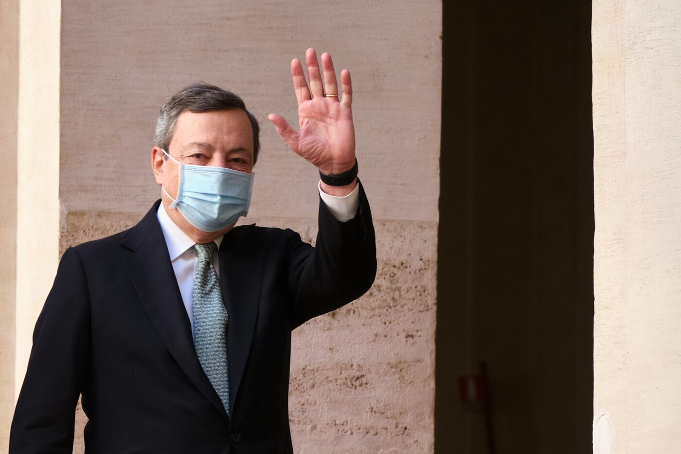 Green pass obbligatorio su treni, aerei e navi: l'ipotesi del Governo Draghi - Vimarsana News