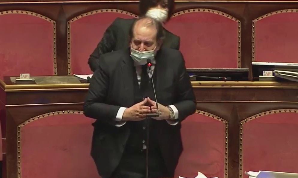 Il senatore di Forza Italia che vuole escludere i no vax dal sistema sanitario nazionale - Vimarsana News