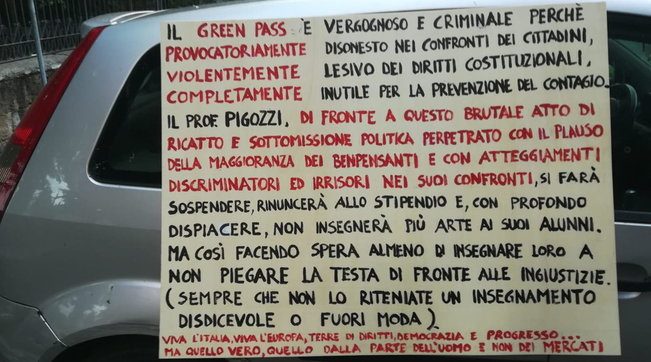 Orvieto: senza vaccino né tampone, docente contrario al green pass viene sospeso senza stipendio - Vimarsana News